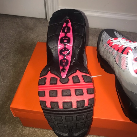 ❌Sold❌Air max 95 Solar Red - Picture 4 of 6
